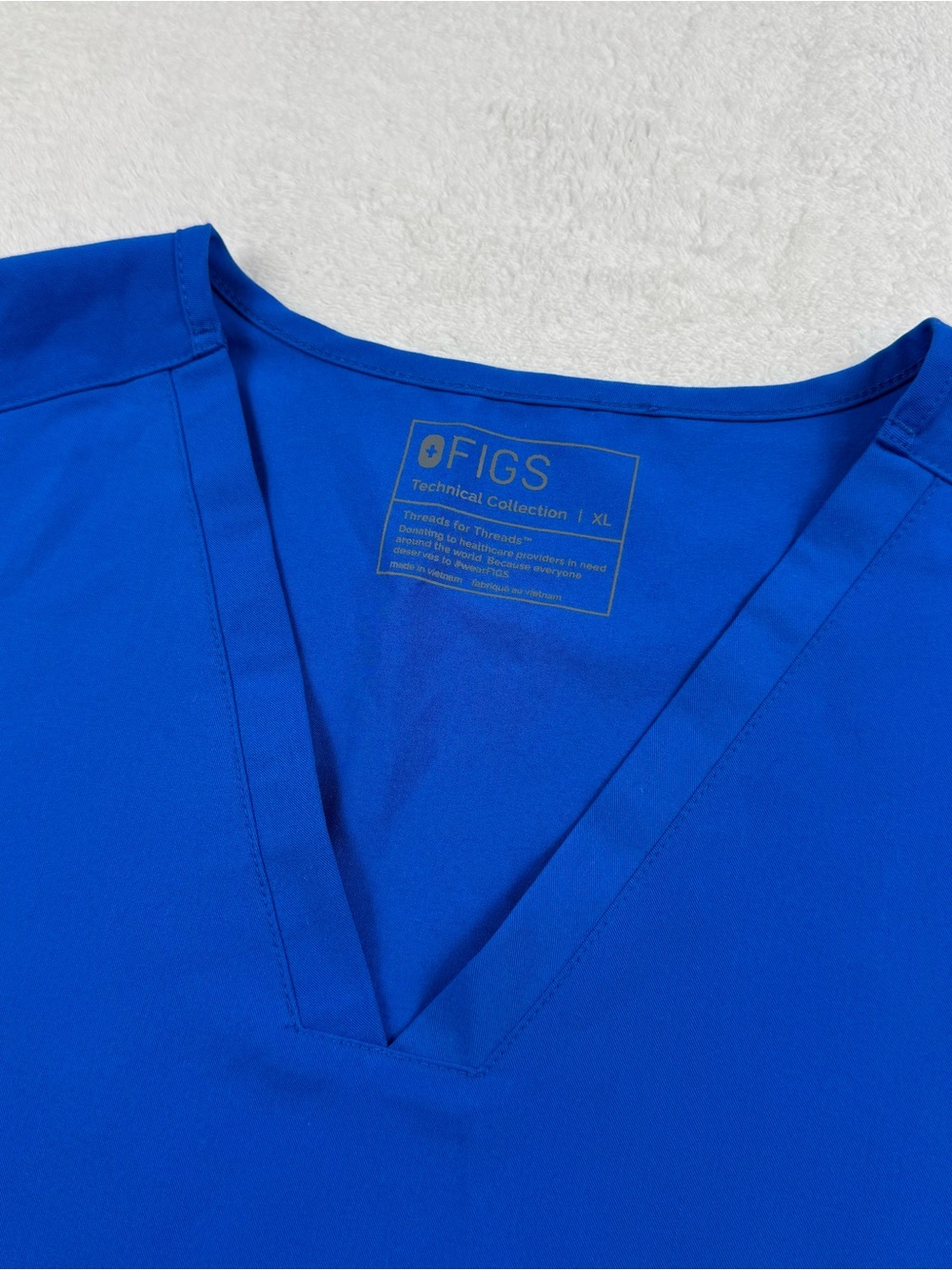 Figs v-neck cosma scrub  top blue 2 pockets style FW1100 women size XL - Picture 2 of 11